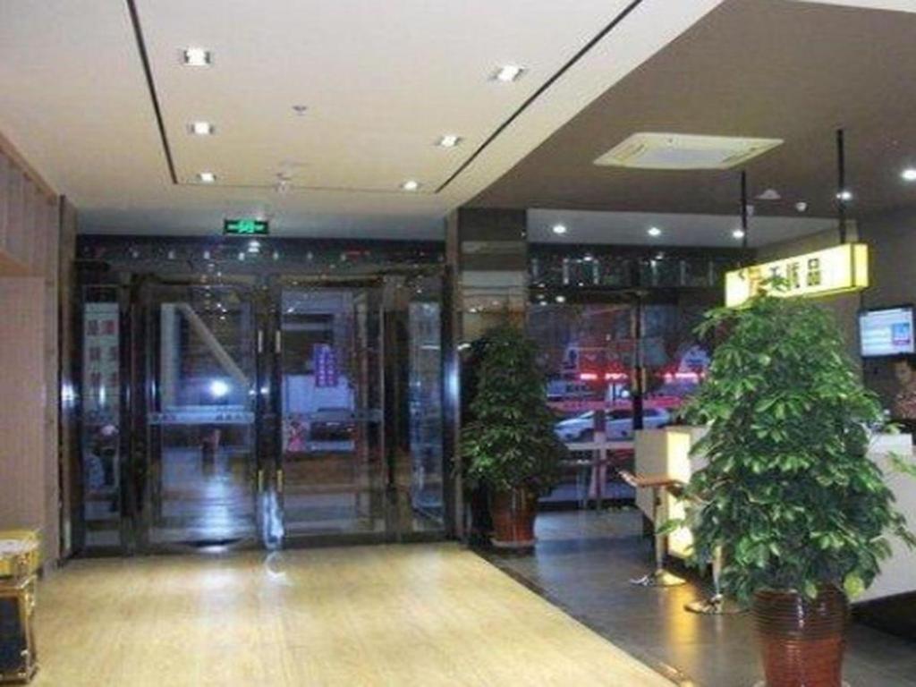 7 Days Premium Zhangye West Toursim Bus Station Екстер'єр фото
